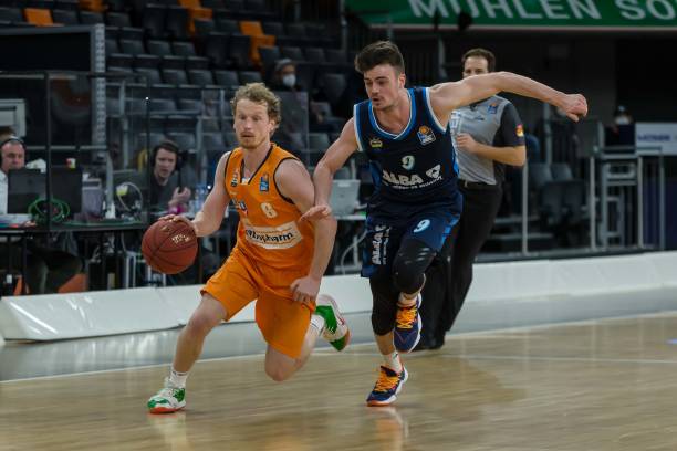 占据有利位 占据有利位