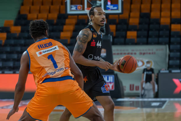 赛后采访，王曼昱谈为何会被连扳三局新华社.